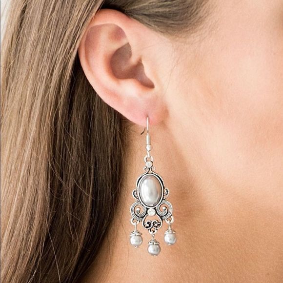 Jewelry - Silver Rhinestones Pearl Earrings